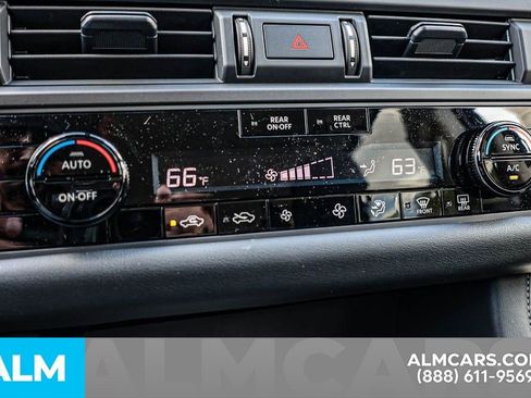 Used 2025 Nissan Pathfinder S image 46