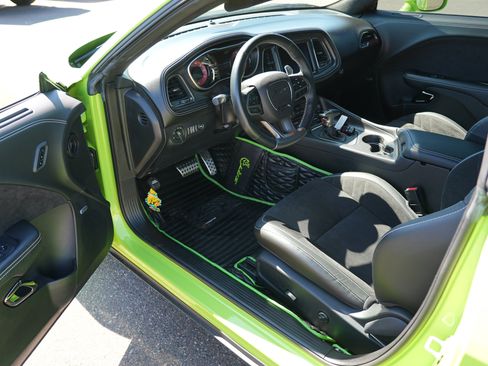 Used 2023 Dodge Challenger SRT Hellcat RWD image 14