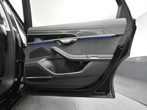 Used 2022 Audi S8 image 40
