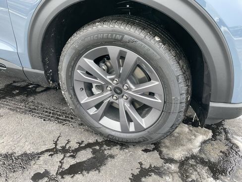 New 2026 Ford Explorer Active w/ Active Comfort Package image 3