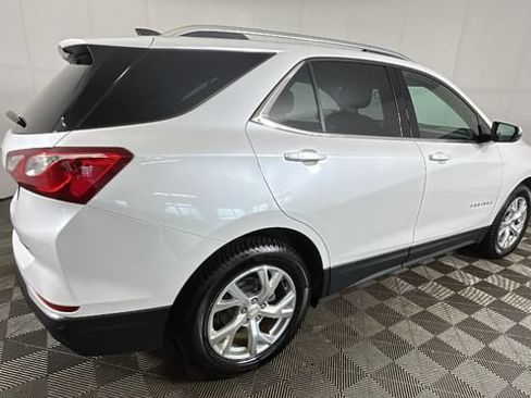 Used 2019 Chevrolet Equinox LT AWD/4WD image 2