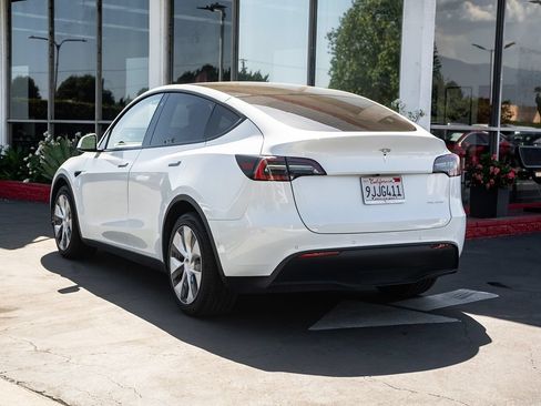 Used 2020 Tesla Model Y Long Range AWD/4WD image 2