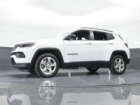 Used 2023 Jeep Compass Latitude AWD/4WD image 20