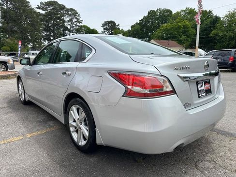 Used 2015 Nissan Altima 2.5 SL w/ Moonroof Package FWD image 5