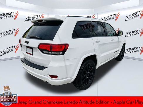 Used 2020 Jeep Grand Cherokee Altitude image 3