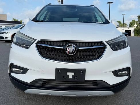 Used 2018 Buick Encore Essence FWD image 2