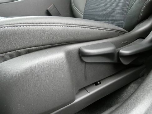 Used 2025 Buick Envista Preferred FWD image 25