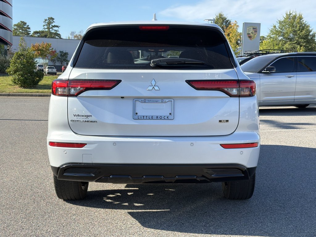 Used 2024 Mitsubishi Outlander SE Black Edition FWD image 4