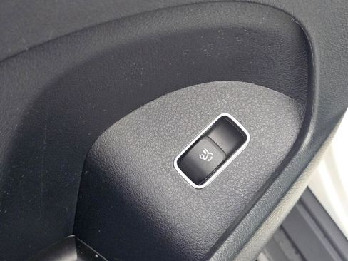 Certified 2025 Mercedes-Benz GLS 580 4MATIC image 38