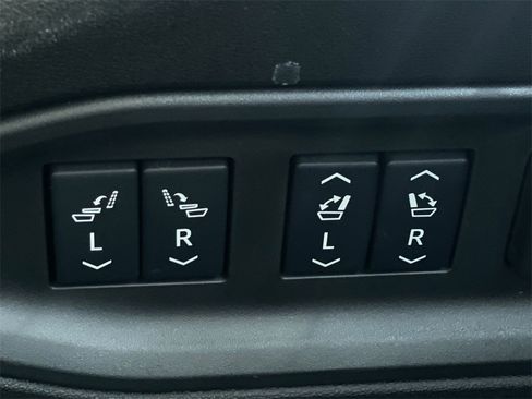 Used 2026 Cadillac Vistiq Sport w/ LPO, Floor Liner Package image 40