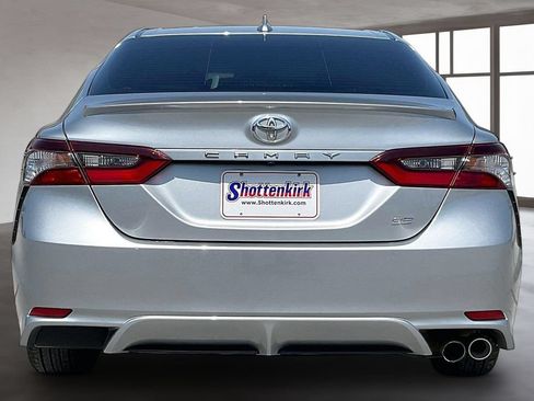 Used 2023 Toyota Camry SE FWD image 5