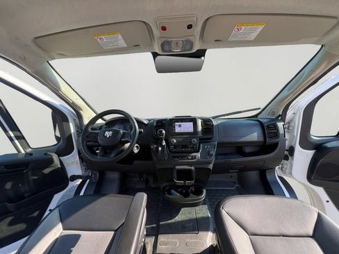 Used 2025 RAM ProMaster 2500 w/ Convenience Group FWD image 10