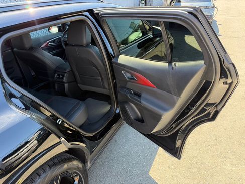 Used 2024 Chevrolet Equinox EV RS FWD image 36