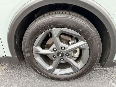 Certified 2025 Kia K4 LXS image 42