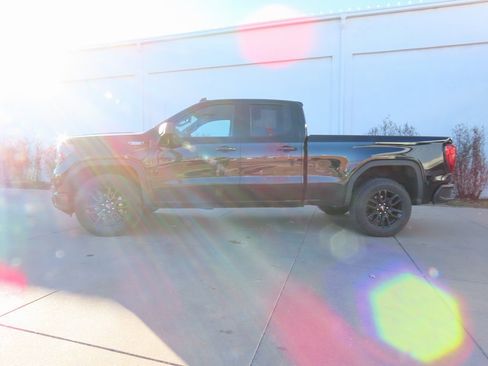 Used 2023 GMC Sierra 1500 Elevation w/ Preferred Package image 5