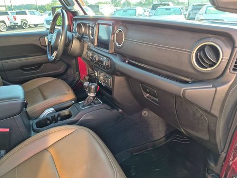 Used 2021 Jeep Gladiator Overland w/ Popular Equipment Package AWD/4WD image 30