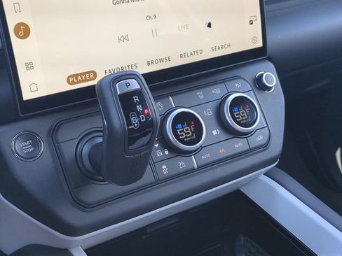 Used 2026 Land Rover Defender 110 X-Dynamic SE AWD/4WD image 9