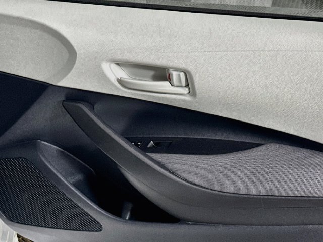Used 2025 Toyota Corolla LE FWD image 29