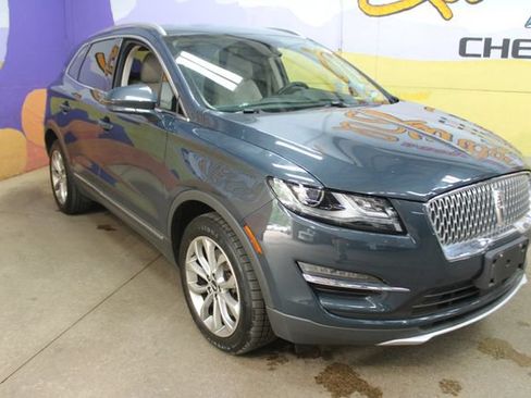 Used 2019 Lincoln MKC Select w/ Select Plus Package AWD/4WD image 2