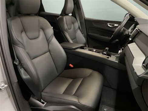 Used 2025 Volvo XC60 B5 Plus image 56
