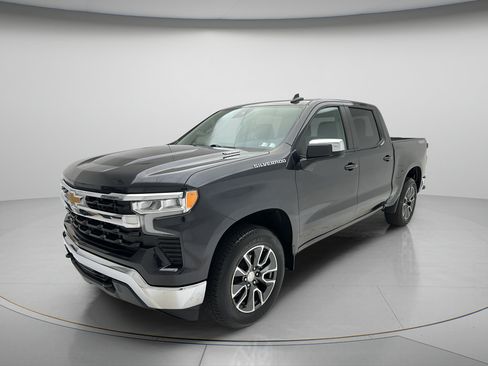 Used 2024 Chevrolet Silverado 1500 LT AWD/4WD image 4