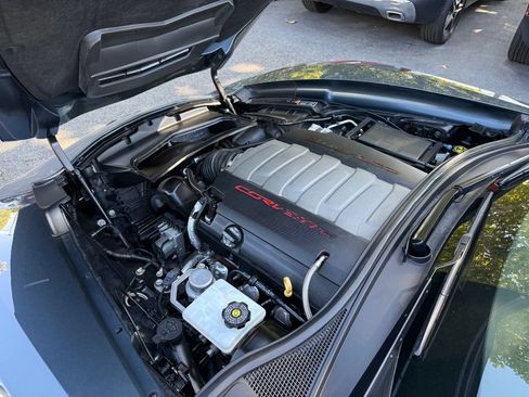 Used 2019 Chevrolet Corvette Stingray Coupe w/ Carbon Flash Badge Package RWD image 12