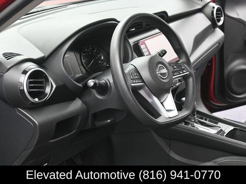 Used 2023 Nissan Kicks SV image 7