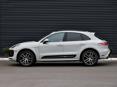 New 2026 Porsche Macan image 2