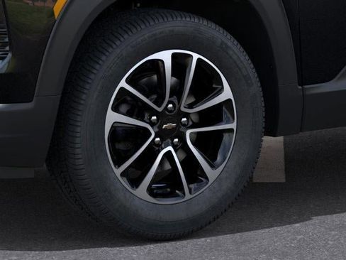 New 2026 Chevrolet TrailBlazer LT w/ LT Cold Weather Package FWD image 9