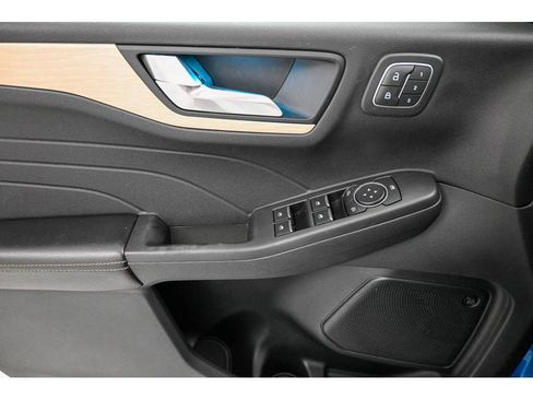 Used 2021 Ford Escape Titanium w/ Titanium Elite Package AWD/4WD image 10