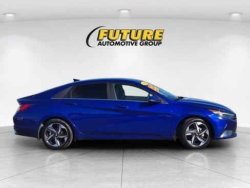 Used 2023 Hyundai Elantra Limited FWD image 4