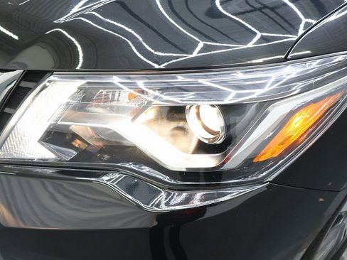 Used 2020 Nissan Pathfinder S image 27