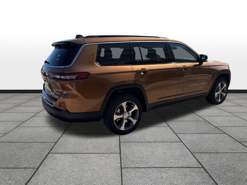New 2026 Jeep Grand Cherokee L Limited w/ Luxury Tech Group II AWD/4WD image 5