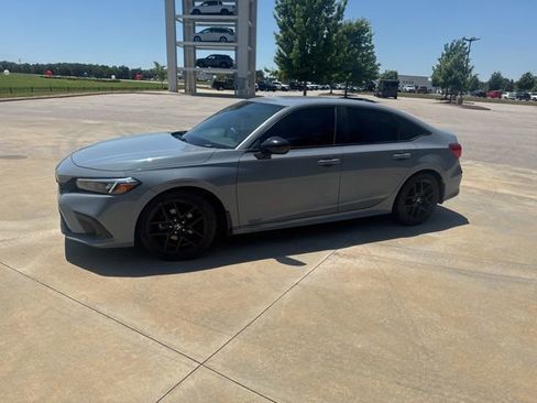 Used 2024 Honda Civic Sport image 3