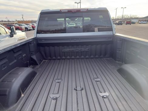 Used 2024 GMC Sierra 2500 AT4X image 8