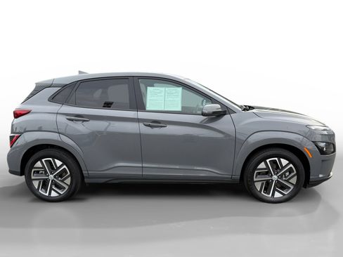 Used 2023 Hyundai Kona SE w/ Cargo Package image 6