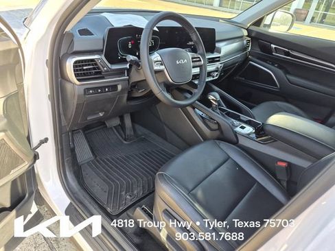 Certified 2025 Kia Telluride LX FWD image 16