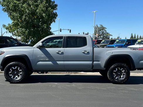 Used 2019 Toyota Tacoma TRD Off-Road w/ TRD Premium Off Road Package AWD/4WD image 7