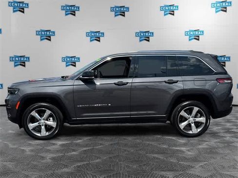 Certified 2022 Jeep Grand Cherokee Limited image 3