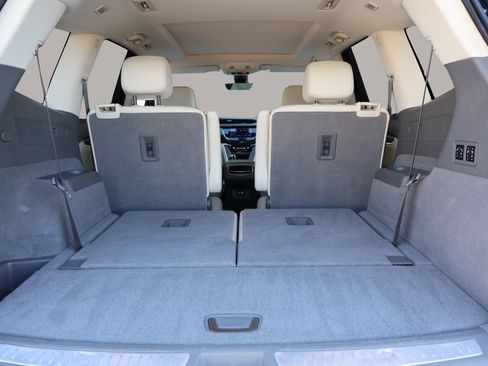 Used 2021 Cadillac XT6 Premium Luxury image 19