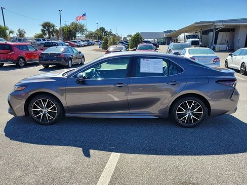 Used 2023 Toyota Camry SE image 13