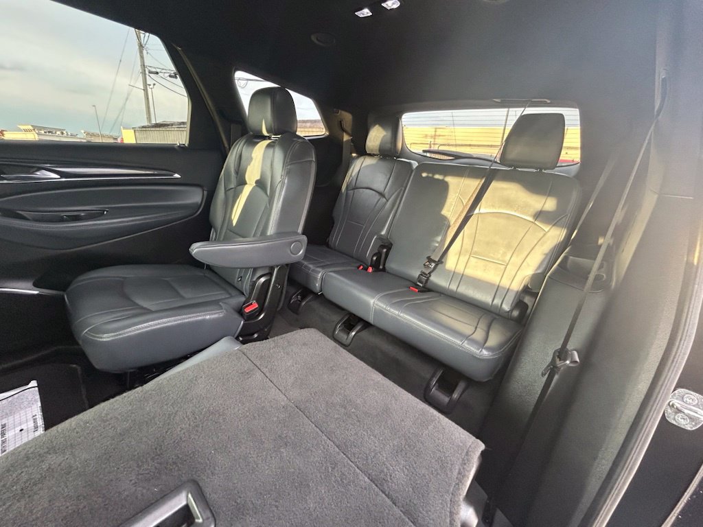 Used 2023 Buick Enclave Essence AWD/4WD image 19