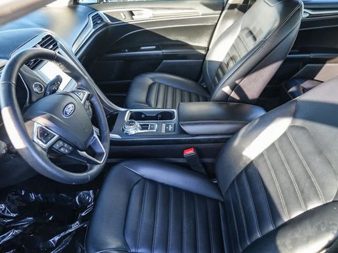 Used 2020 Ford Fusion SEL image 17