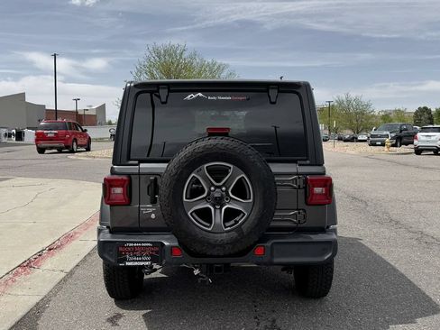 Used 2019 Jeep Wrangler Unlimited Sport S AWD/4WD image 7