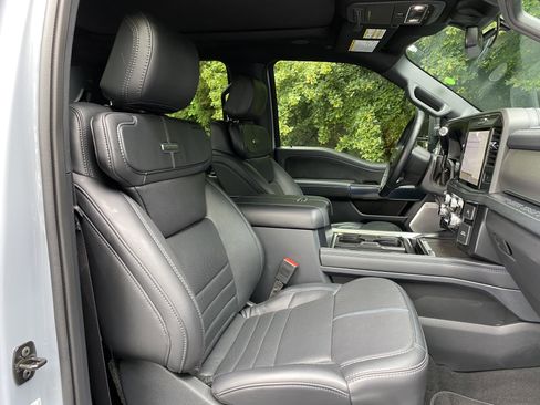 Used 2025 Ford F450 Platinum w/ FX4 Off-Road Package AWD/4WD image 38