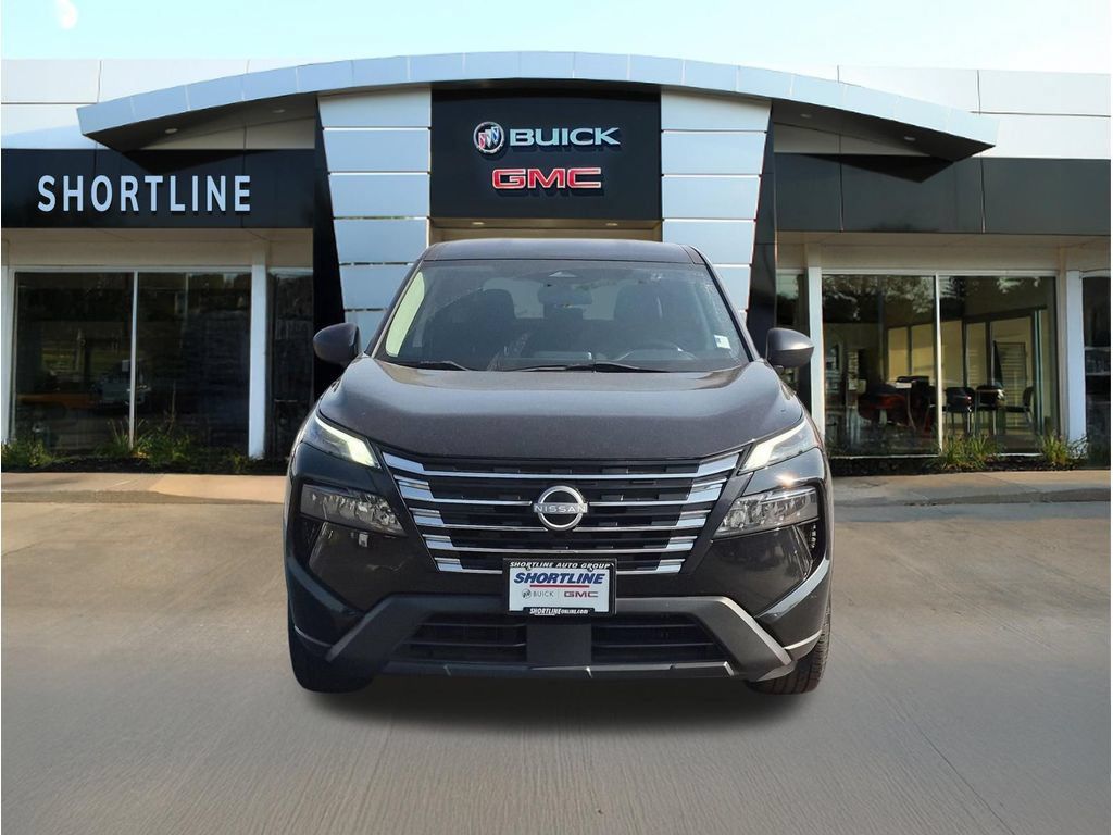 Used 2024 Nissan Rogue S AWD/4WD image 8