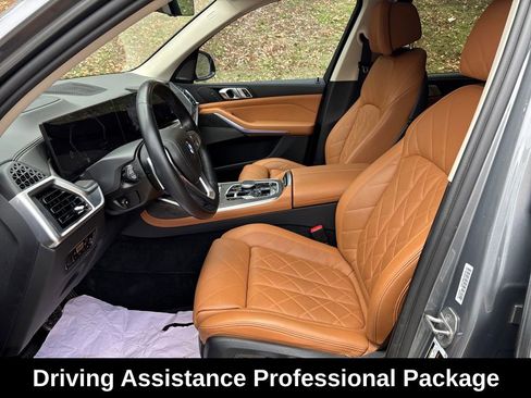 Used 2023 BMW X7 xDrive40i w/ Premium Package image 11