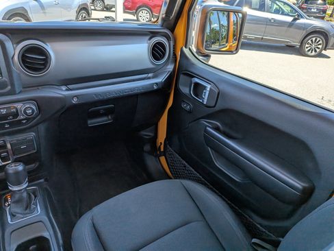 Used 2021 Jeep Wrangler Unlimited Sport image 17