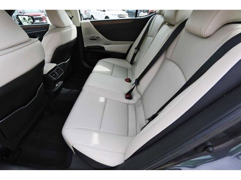Used 2025 Lexus ES 350 w/ Premium Package FWD image 12