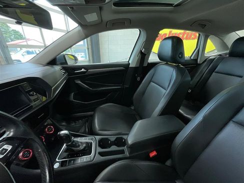 Used 2019 Volkswagen Jetta SE FWD image 11